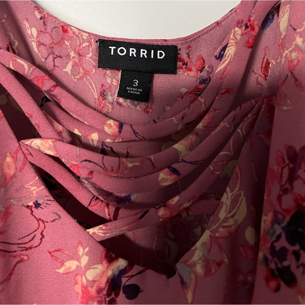 Torrid Pink Floral Cold-Shoulder Ruffle Tank - Picture 3 of 4